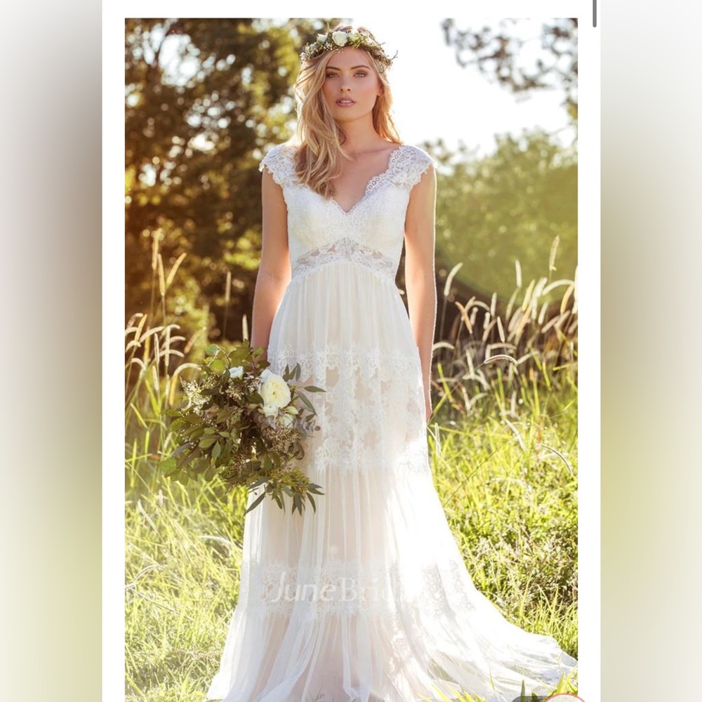 Boho Country Beach V-Neck Long Cap-Sleeve Appliqued Lace&Chiffon Wedding Dress